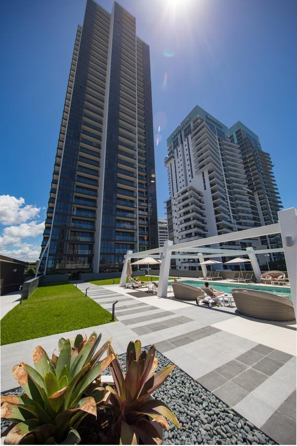 Dayday Premier Apartments At 2663 Gold Coast Hwy, Broadbeach ภายนอก รูปภาพ