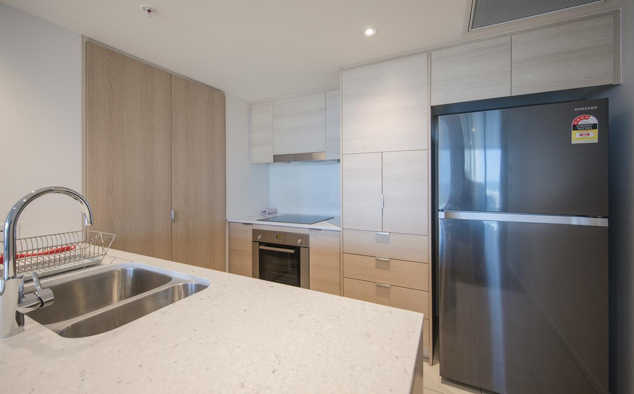 Dayday Premier Apartments At 2663 Gold Coast Hwy, Broadbeach ภายนอก รูปภาพ